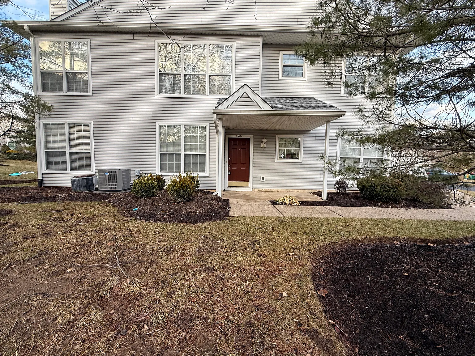 1502 Waterford Rd photo 1
