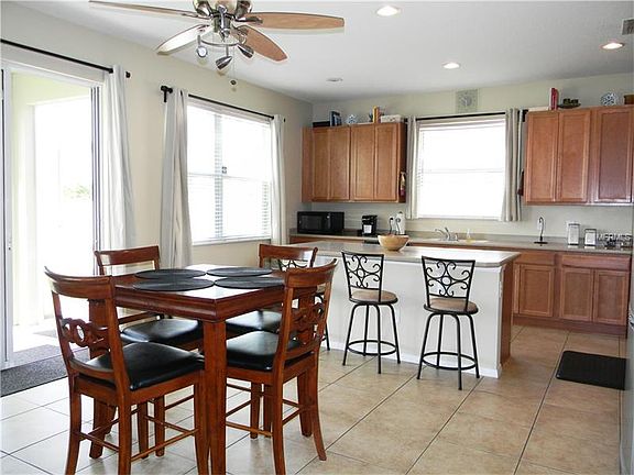 5th image of 2263 Geneva Dr