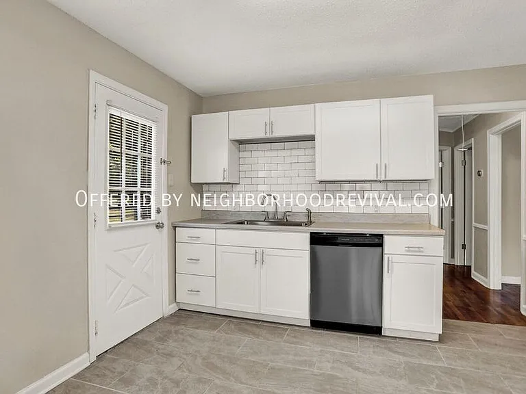 948 E Kelley Cir — Photo 13