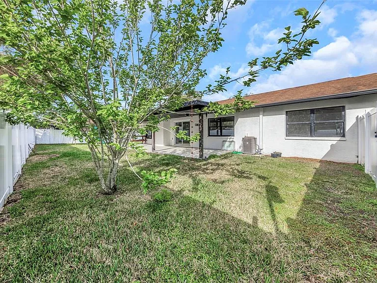 4030 Fieldgreen Pl — Photo 40