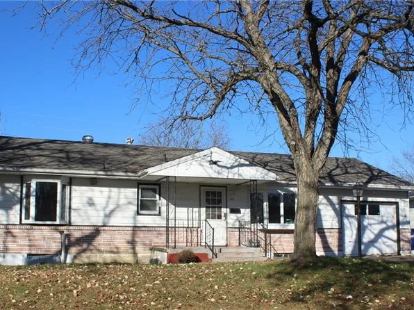 618 Hillcrest Dr, Knob Noster, MO 65336