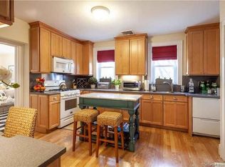 26 Ledge Ave #B, New Canaan, CT 06840
