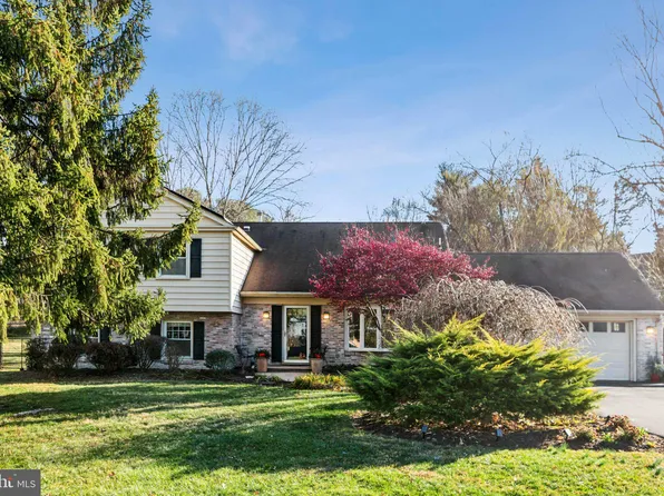 4212 Flower Valley Dr, Rockville, MD 20853