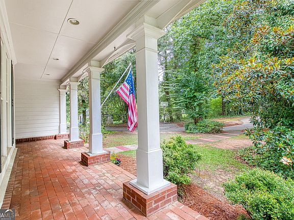 4th image of 205 White Rd