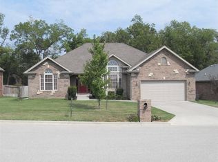 5732 S Winsor Dr, Battlefield, MO 65619