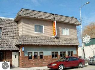 226 S Benzie Blvd, Beulah, MI 49617
