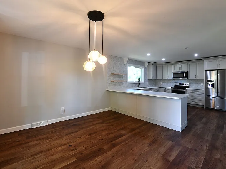 2706 Christy Ave — Photo 7
