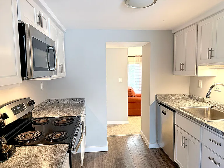 32 Nichols St #5 — Photo 10