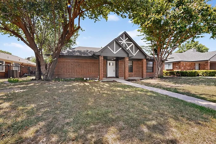 3701 University Dr — Photo 5