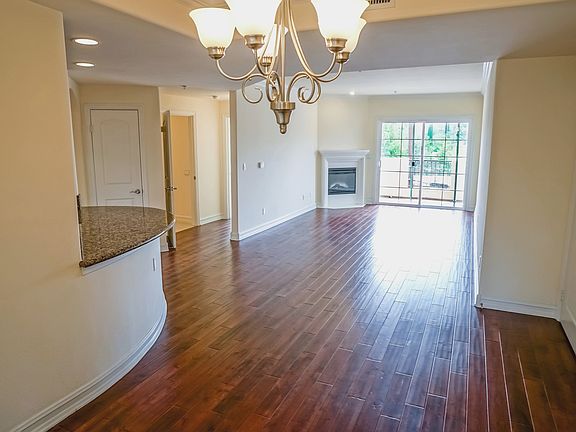 5th image of 14242 Burbank Blvd APT 204