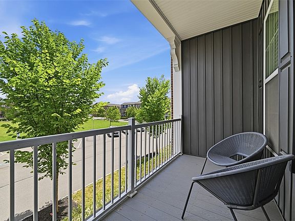 2nd image of 113 Meeder Ln