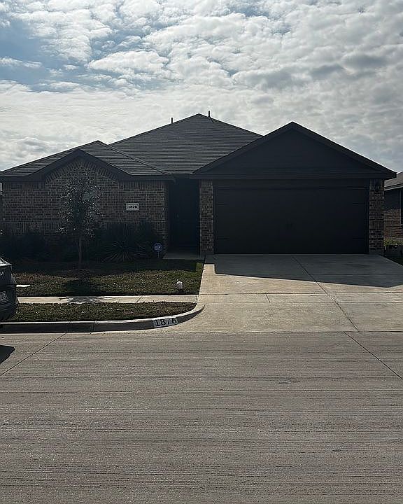 2nd image of 1876 Willow Creek Rd