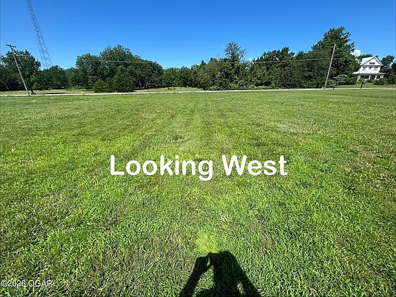 4th image of 1454 S Country Club Rd