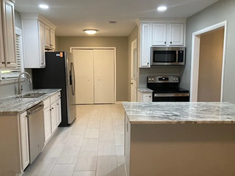 5386 Denwood Ave — Photo 7
