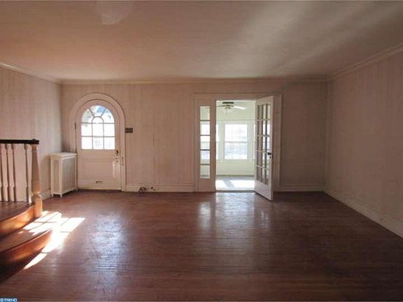 5th image of 6431 Woodcrest Ave