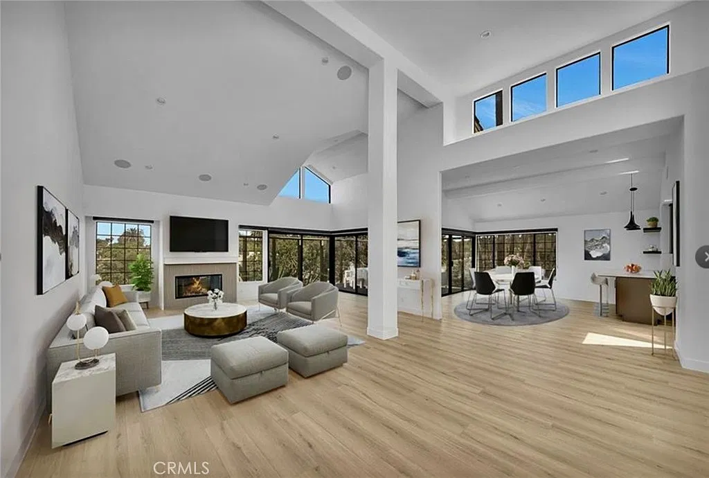 2 bed, 2.5 bath, 2374 sqft, $10,900 — Photo 1