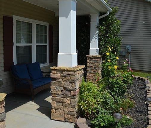 3rd image of 1078 Albany Park Dr