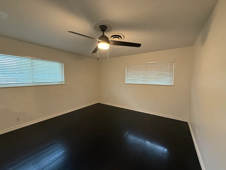 4638 Wilma Dr — Photo 30