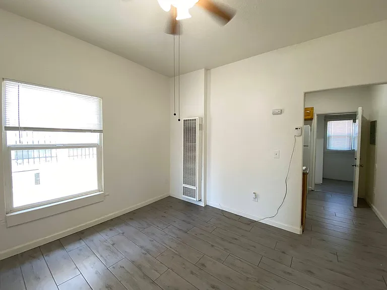 One Bedroom Apartment in Downtown Stockton — Photo 6