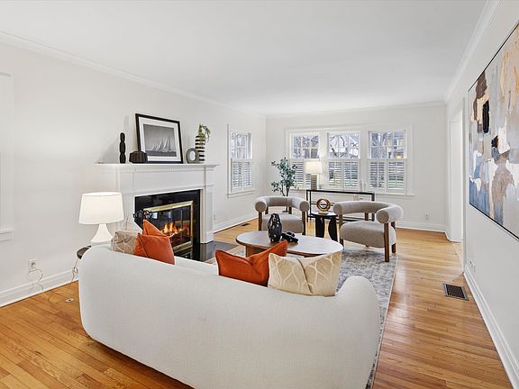 4th image of 1620 Washington Ave