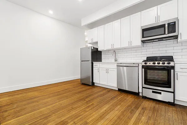 Rented by MOTION New York | media 12