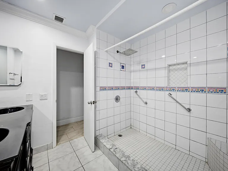 4020 NW 101st Dr — Photo 52