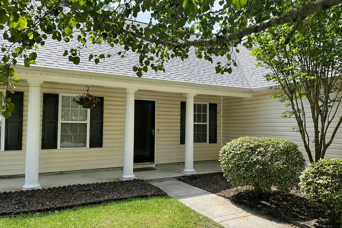 111 Grasmere Ct — Photo 3