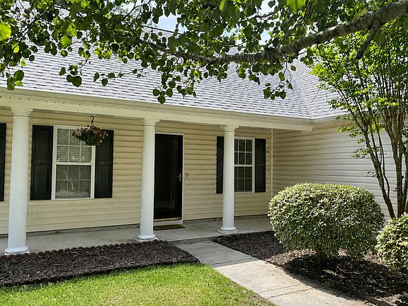 3rd image of 111 Grasmere Ct