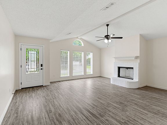 5th image of 4020 Staghorn Cir N