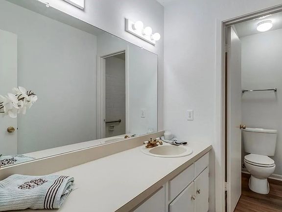 4th image of 1231 S Parker Rd #1