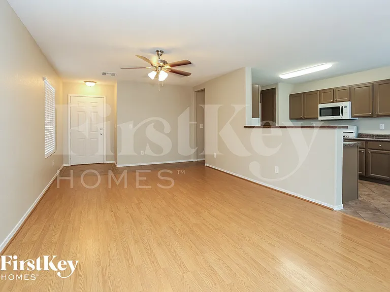 5508 Crinoline Ave — Photo 3