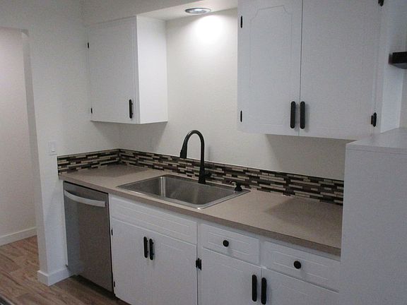 3rd image of 1563 Commercial St SE #0
