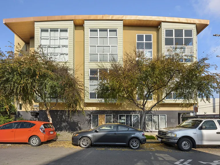 2900 22nd St #2 — Photo 3