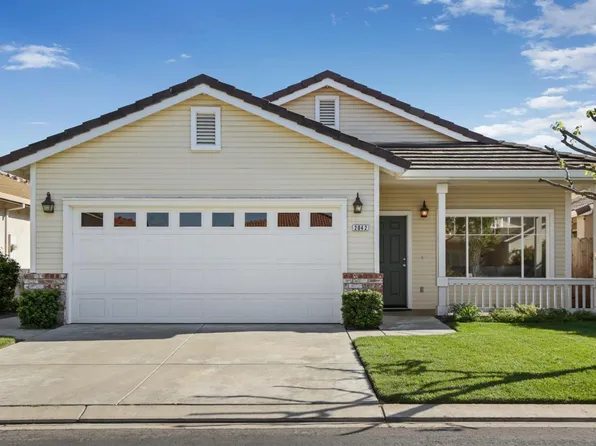 2042 Spring Blossom Ln, Turlock, CA 95382