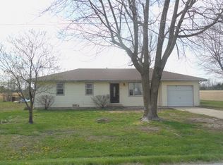 415 N Division St, Seymour, MO 65746