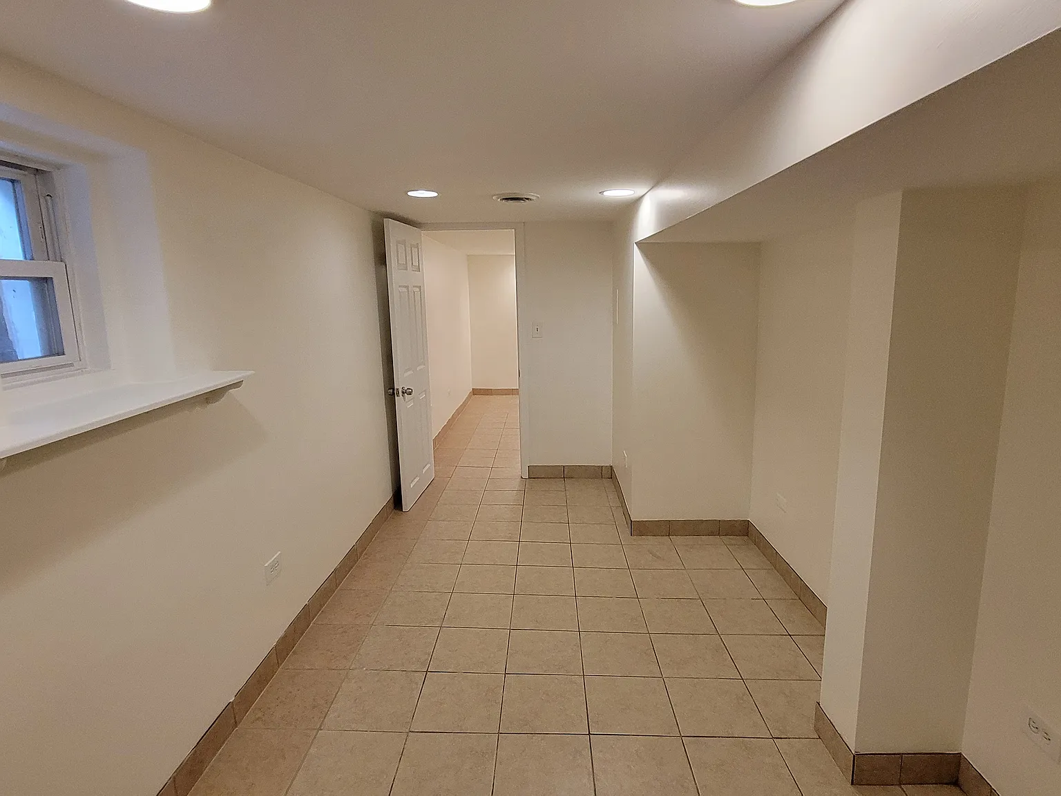 3 bed, 1200 sqft, $1,550 — Photo 4