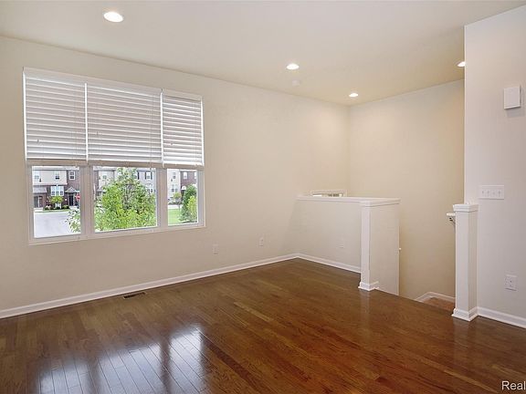 5th image of 2888 Glenbar Cir