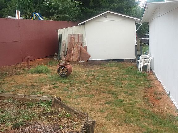 5th image of 143 N Pony Trail Ln