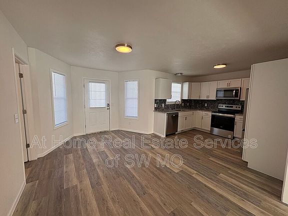 3rd image of 249 E Hardy St