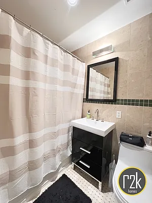 Rented by Realty 2000 Corp | media 27