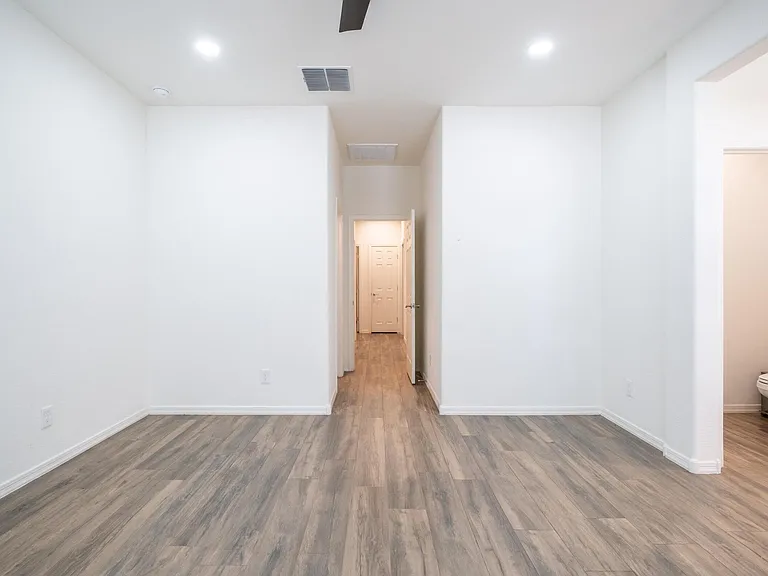 10872 W Marshall Ave — Photo 19