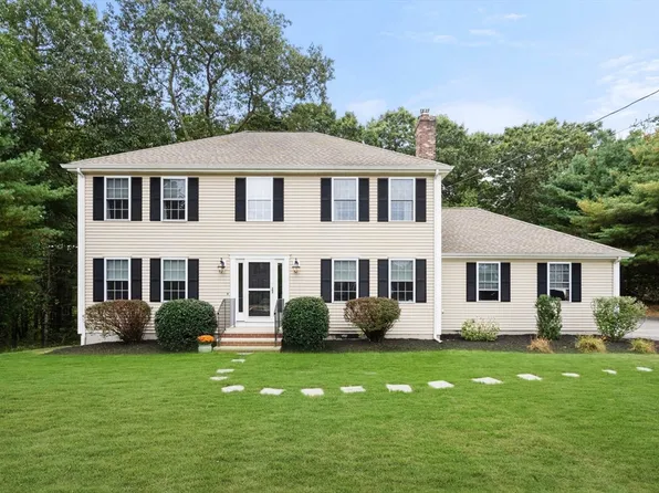 31 Holbrook St, Norfolk, MA 02056