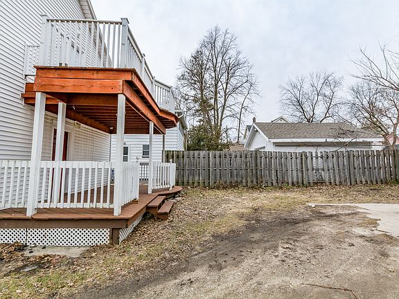 4th image of 923 3rd St NW #1