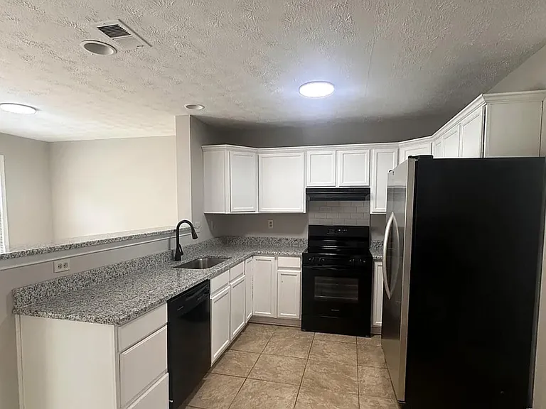 672 Millpond Rd — Photo 10