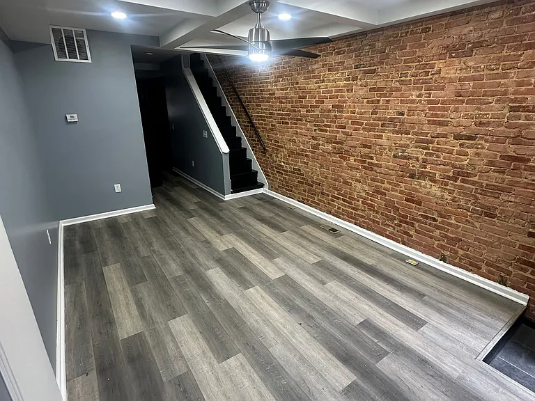 919 N Rose St — Photo 2