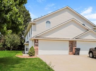 1302 NW Willow Dr, Grain Valley, MO 64029