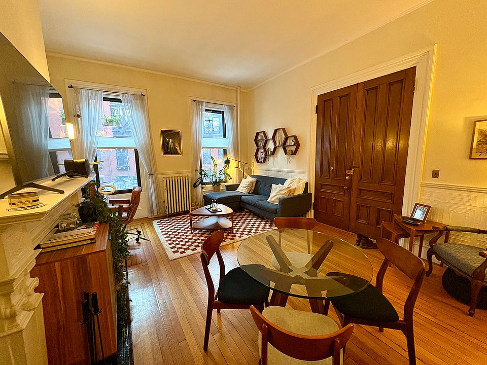 1st image of 16 Hereford St APT 3
