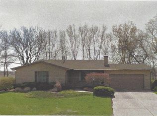 1821 Burning Tree Dr, Decatur, IL 62521