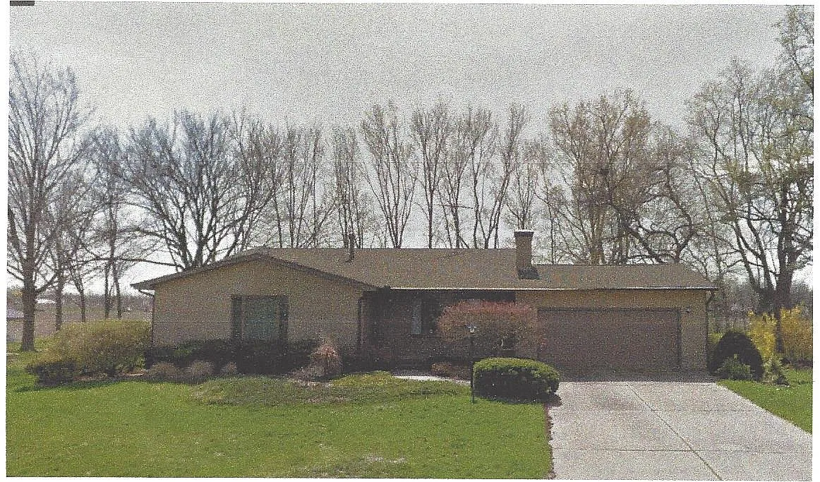 1821 Burning Tree Dr photo 1