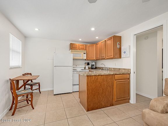 5th image of 406 Tyler Ave APT 7